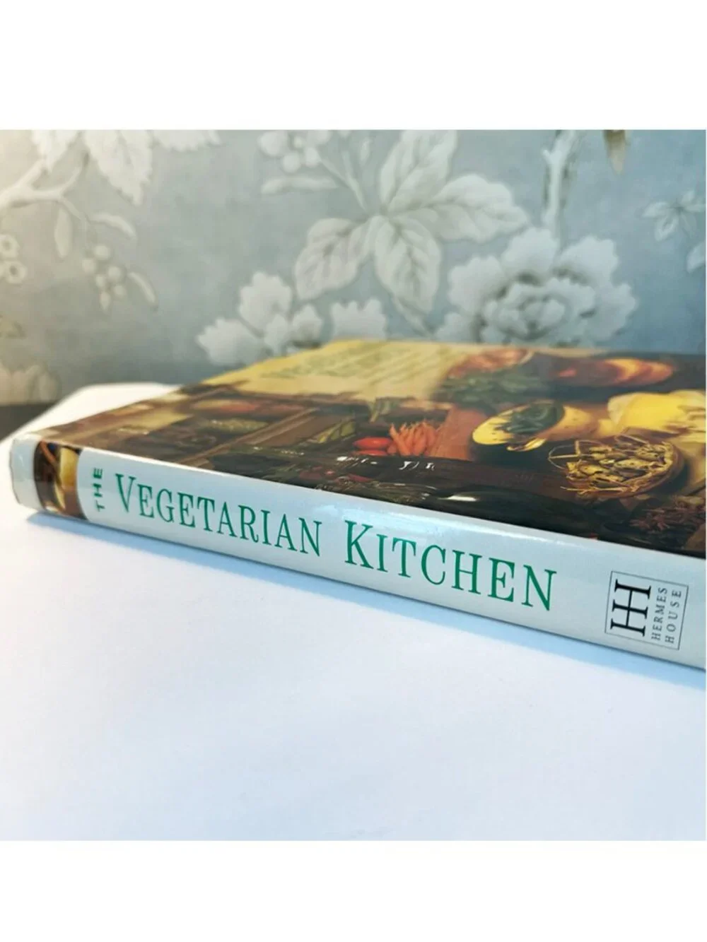The Vegetarian Kitchen Over 200 Classic Recipes Hardcover Cookbook Linda Fraser